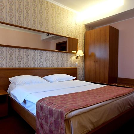 Hotel Brasov Exterior photo