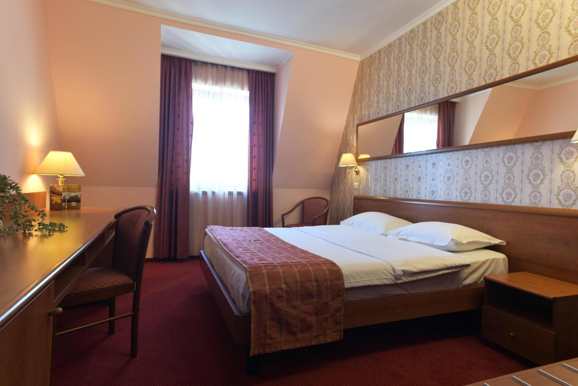 Hotel Brasov Exterior photo