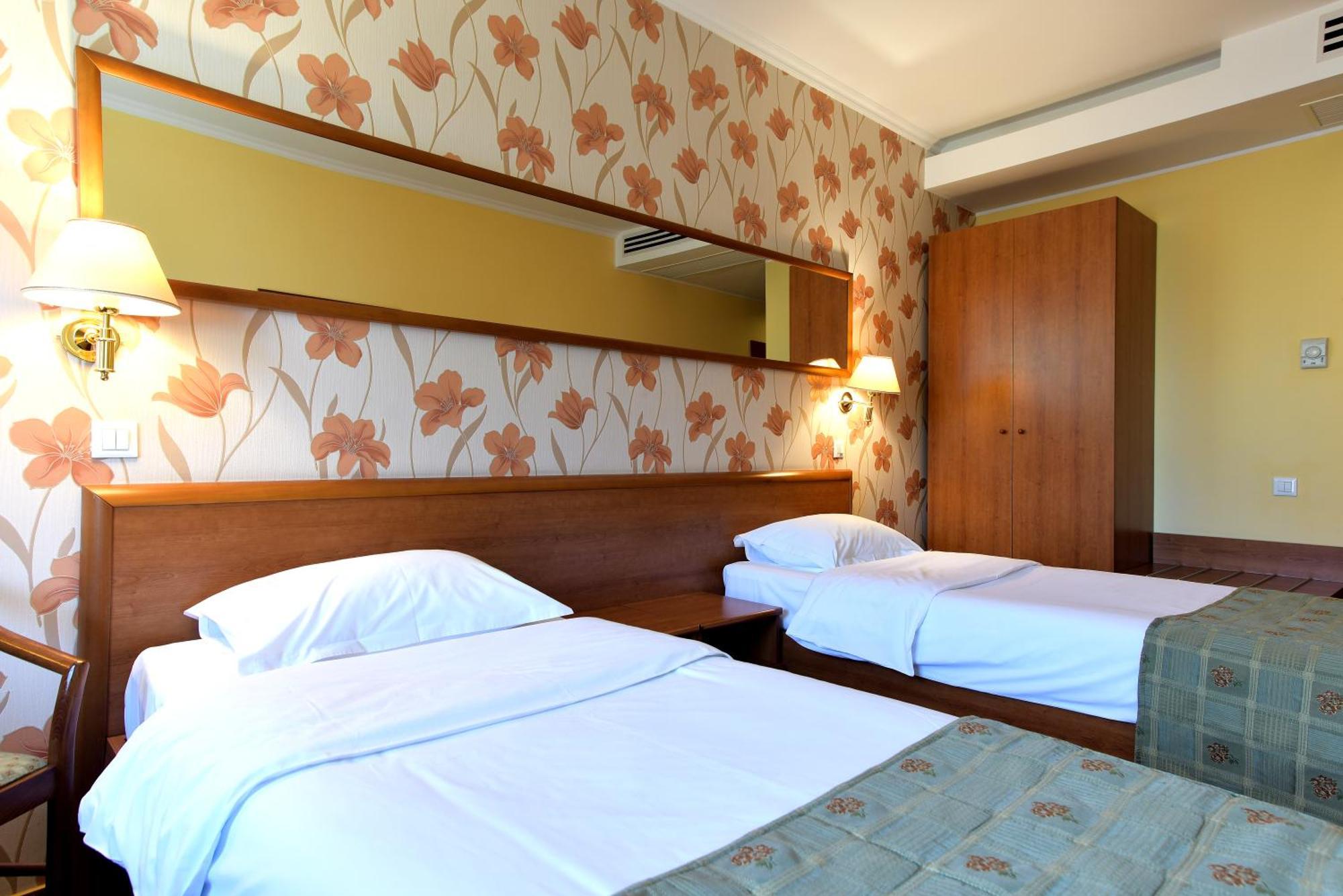 Hotel Brasov Exterior photo