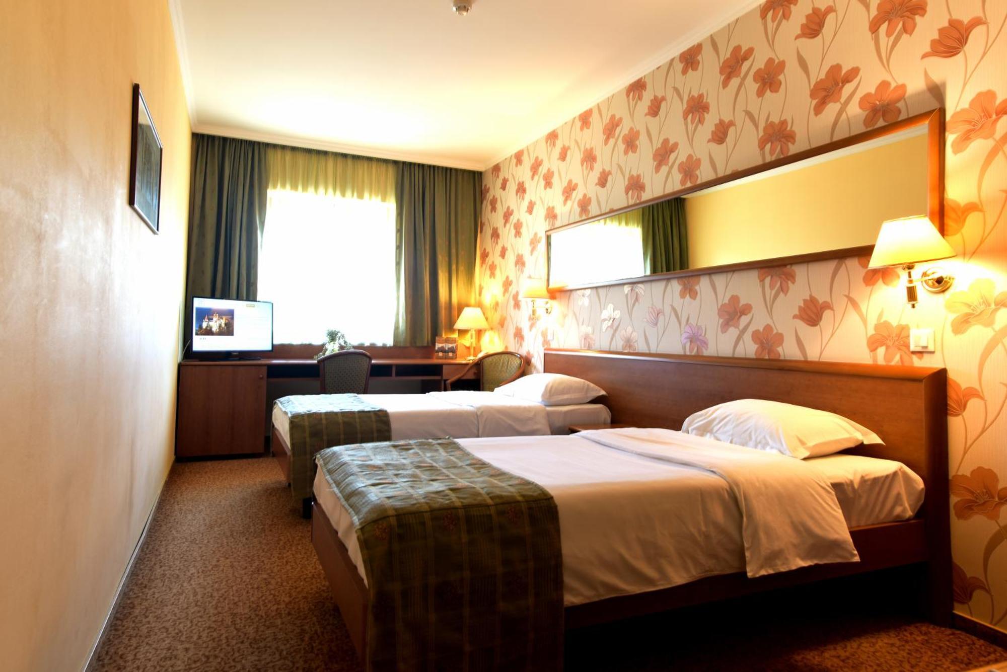 Hotel Brasov Exterior photo