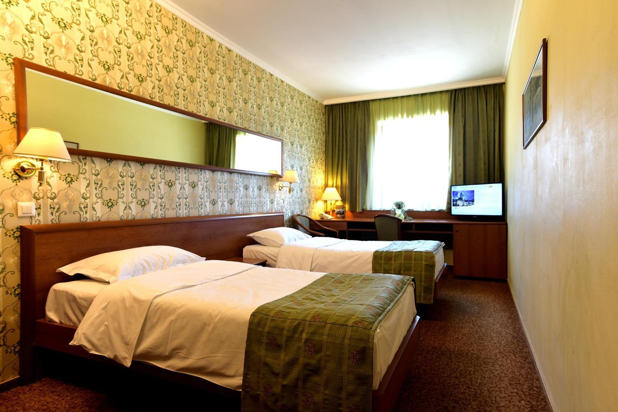 Hotel Brasov Exterior photo