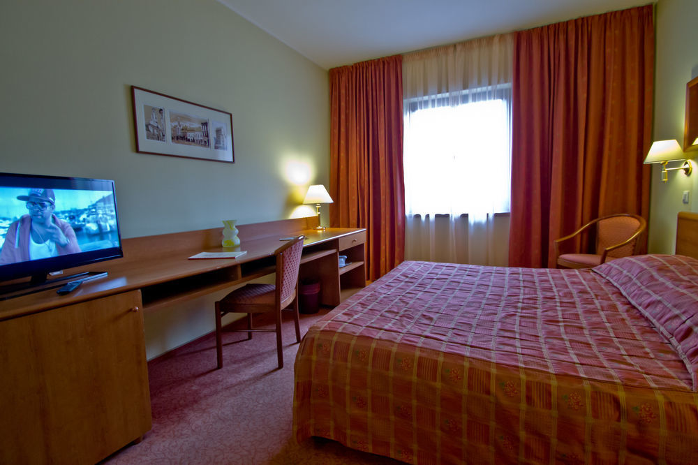 Hotel Brasov Exterior photo