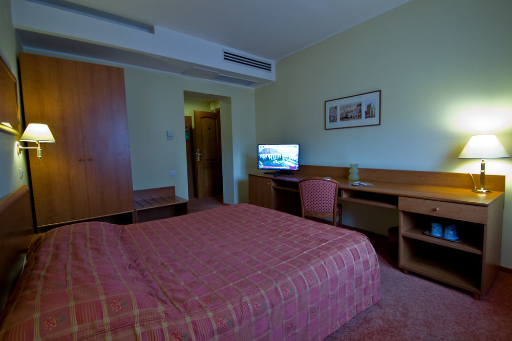Hotel Brasov Exterior photo